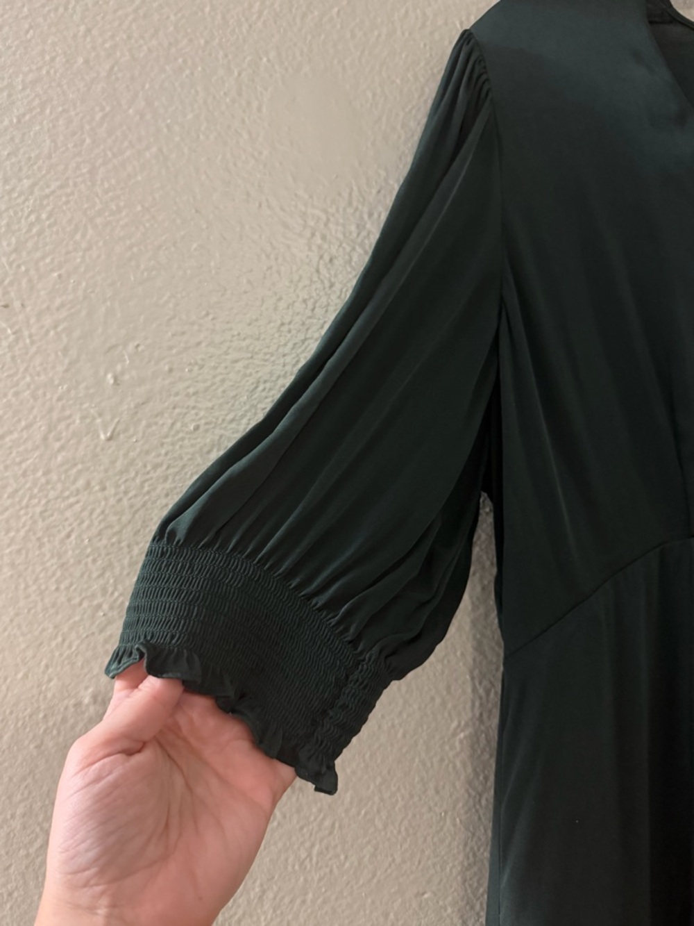 Quince Washable Stretch Silk V-Neck Smocked Sleeve Mini Dress Forest Green L - Picture 5 of 10